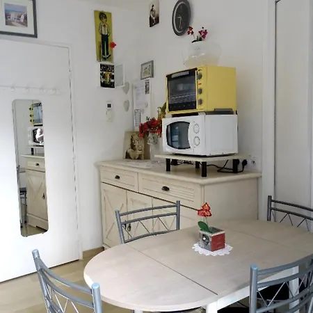 Flat With Large Terrace 10min From The Beaches カンヌ