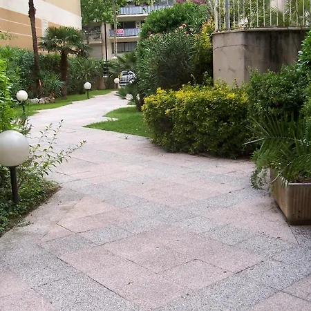 Flat With Large Terrace 10min From The Beaches カンヌ