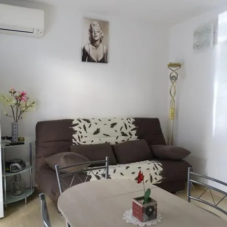 Flat With Large Terrace 10min From The Beaches *