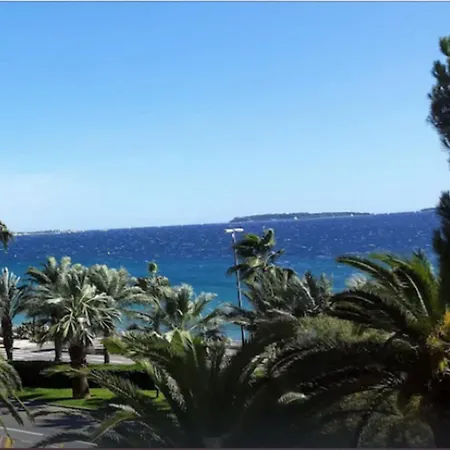 Flat With Large Terrace 10min From The Beaches アパート *